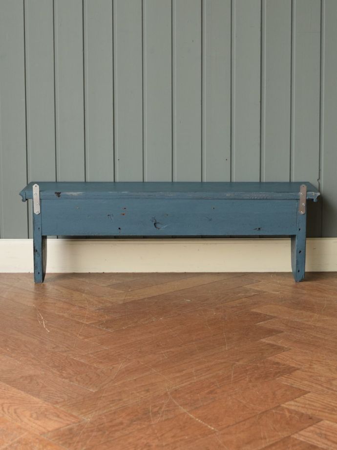 ウォールシェルフの裏