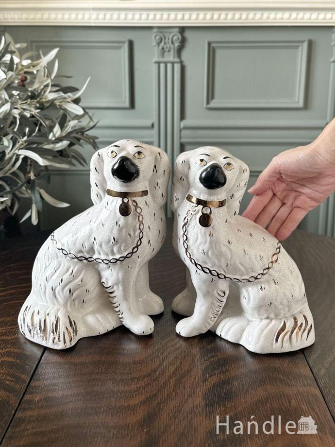可愛い犬の置物