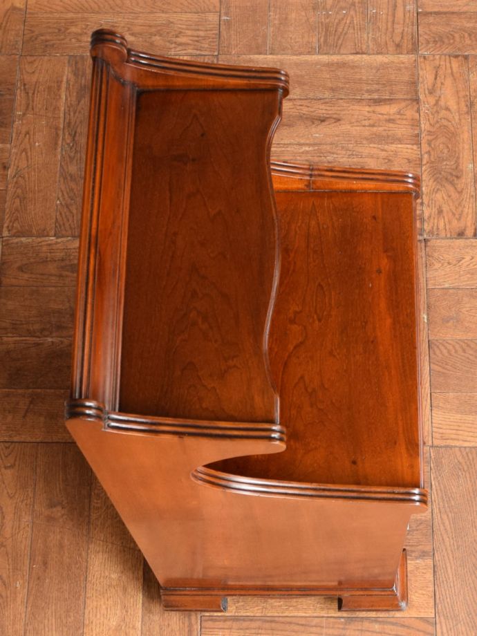 アンティークキャビネットの天板