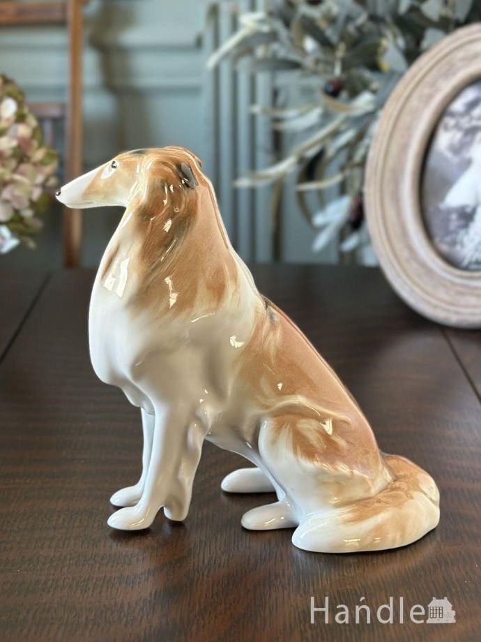 イギリスで見つけたアンティークのフィギュリン、表情が可愛いコリー犬