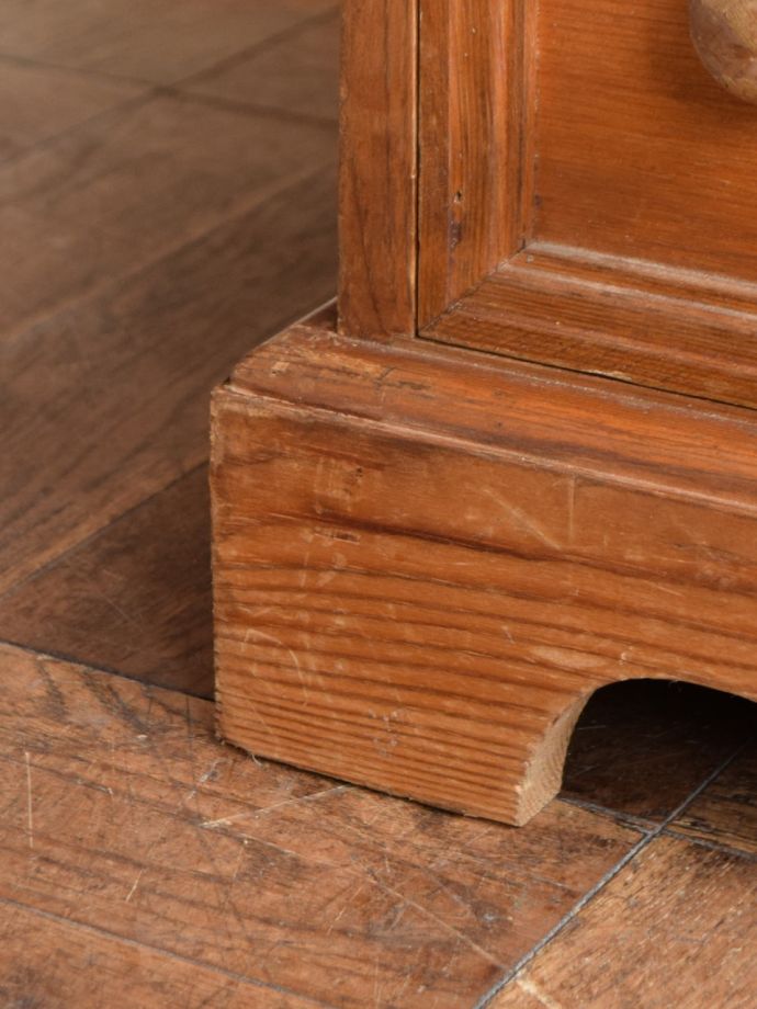 アンティーク家具の脚