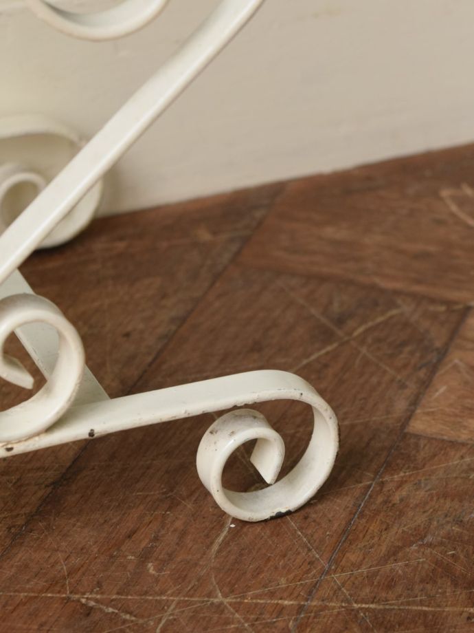 マガジンラックの脚