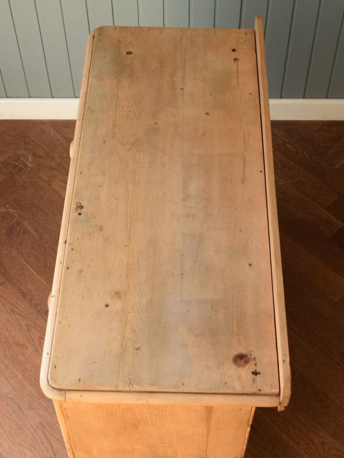 アンティークチェストの天板