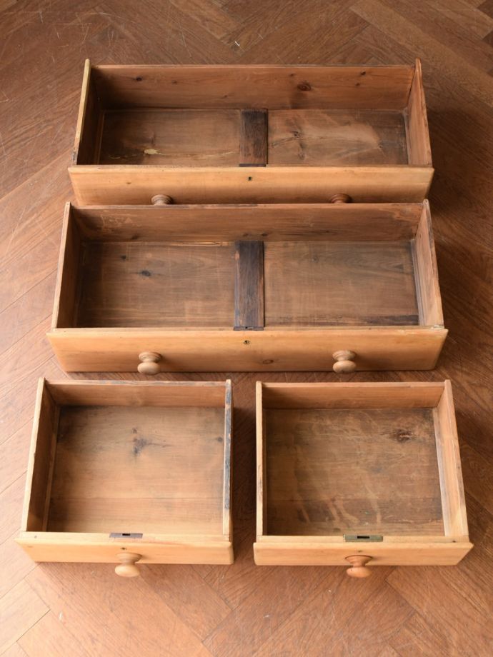 チェストの引き出しの中