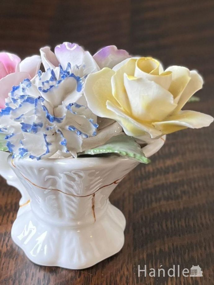 ラドナー（Radnor）窯の美しいフラワーバスケット、ジャグに入った英国