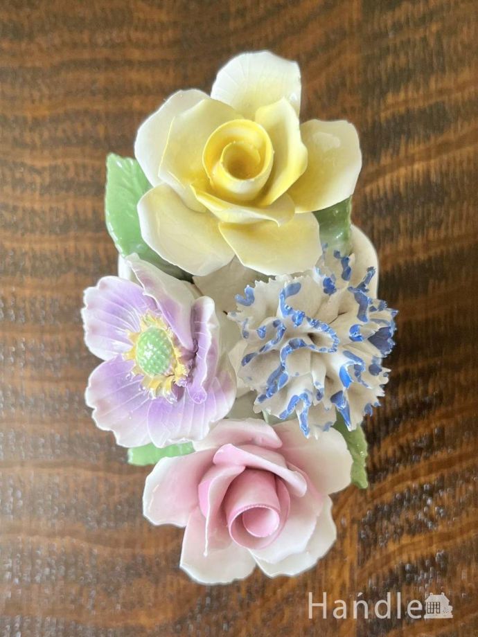 ラドナー（Radnor）窯の美しいフラワーバスケット、ジャグに入った英国