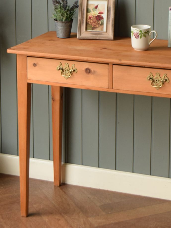 オールドパイン材の木目