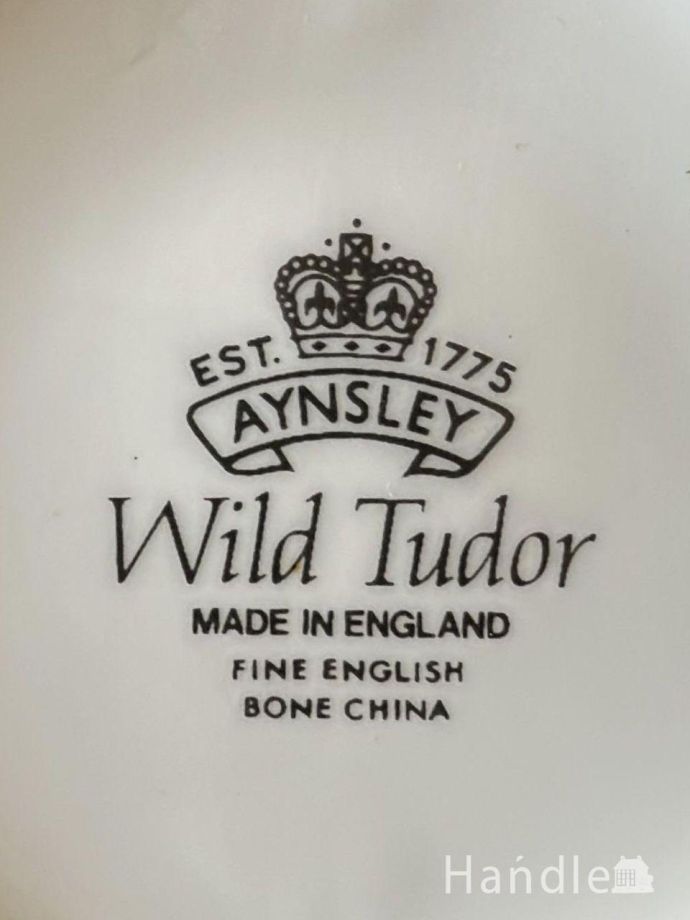 フラワーベースのバックスタンプ