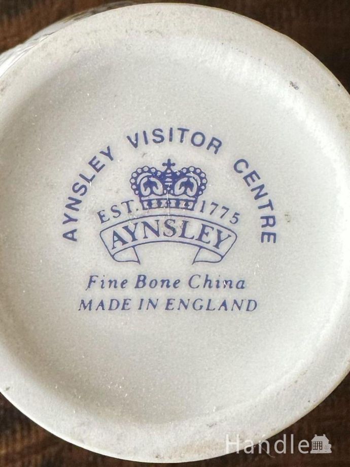 フラワーベースのバックスタンプ