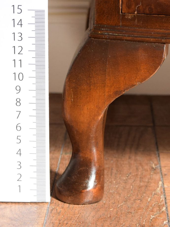 アンティーク家具の脚