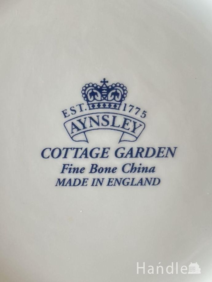 フラワーベースのバックスタンプ