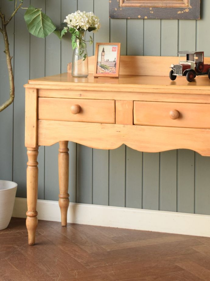 オールドパイン材の木目