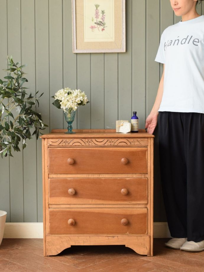 英国アンティークのチェスト