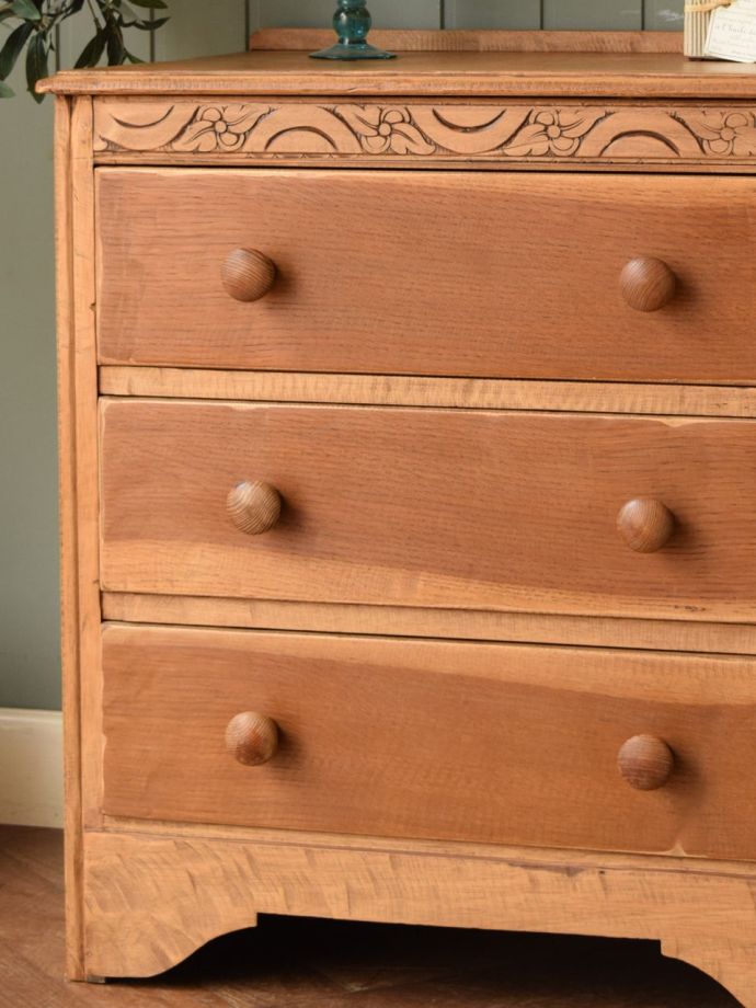 オールドパイン材の木目