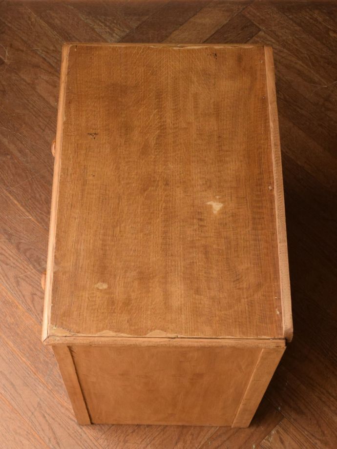 アンティークチェストの天板