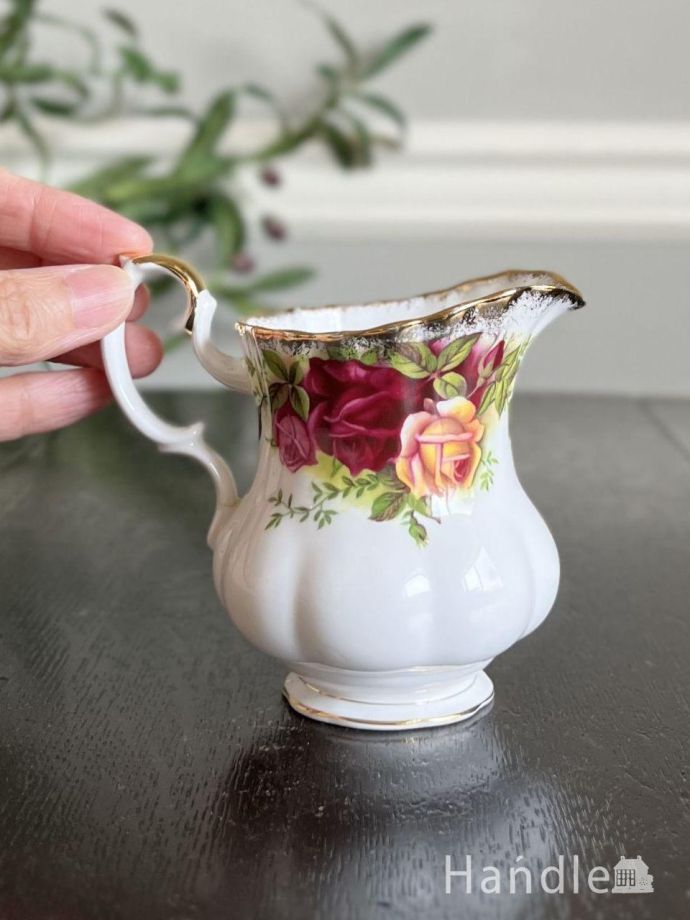 陶磁器のミルクピッチャー