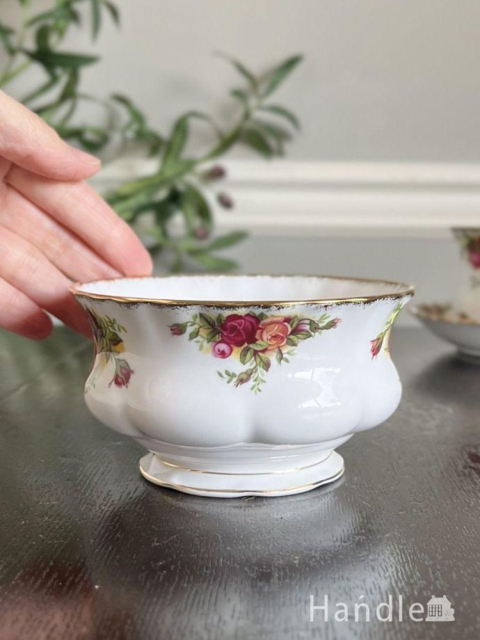 陶磁器のシュガーボウル