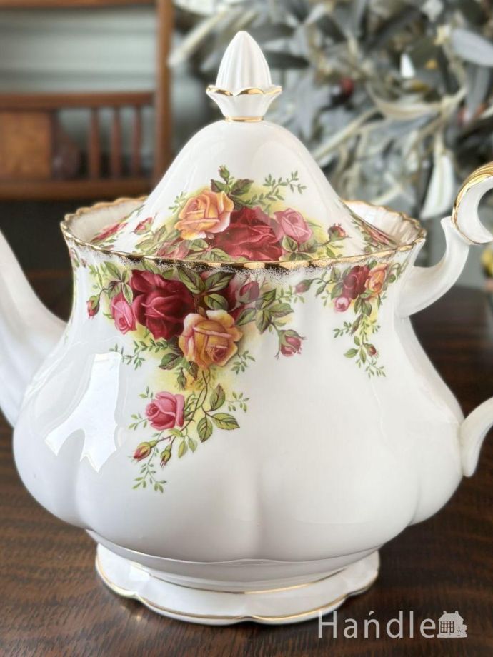 アンティークのティーポット