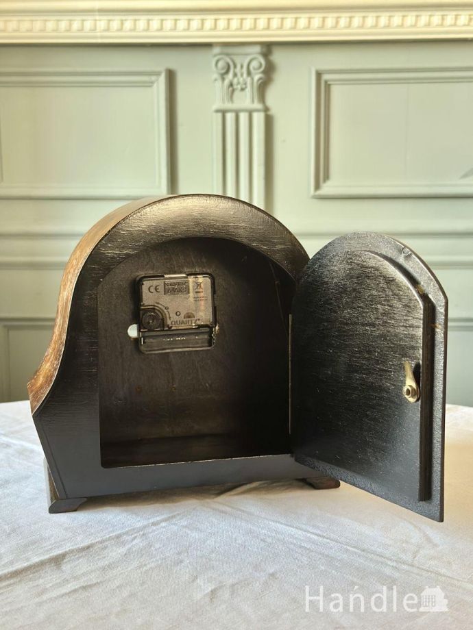 アンティーク時計の裏側