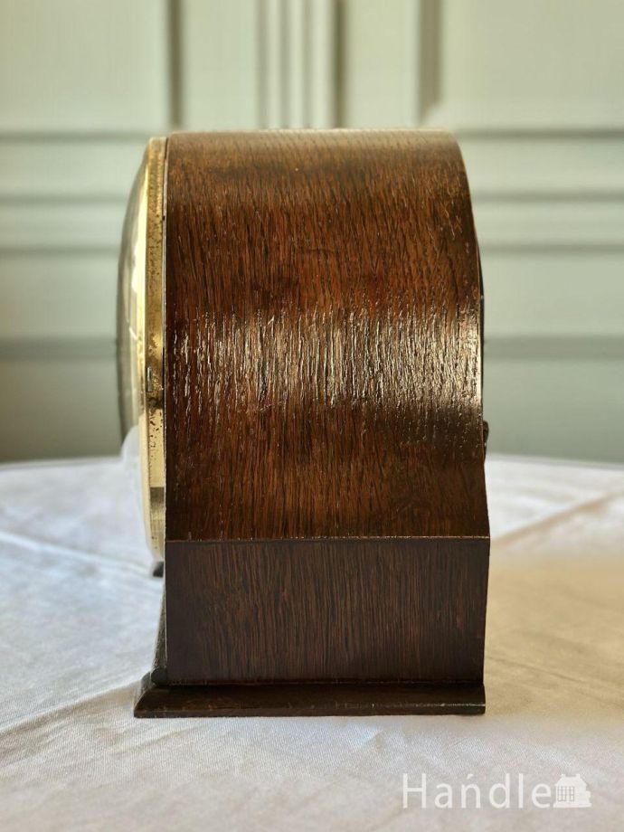 時計を横から見ると…