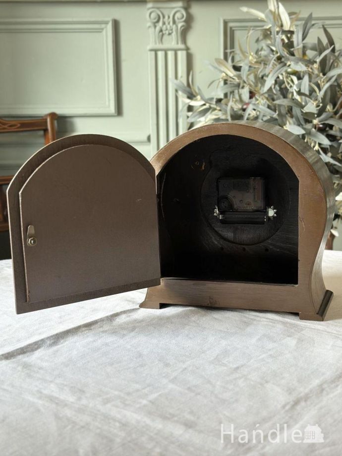 アンティーク時計の裏側