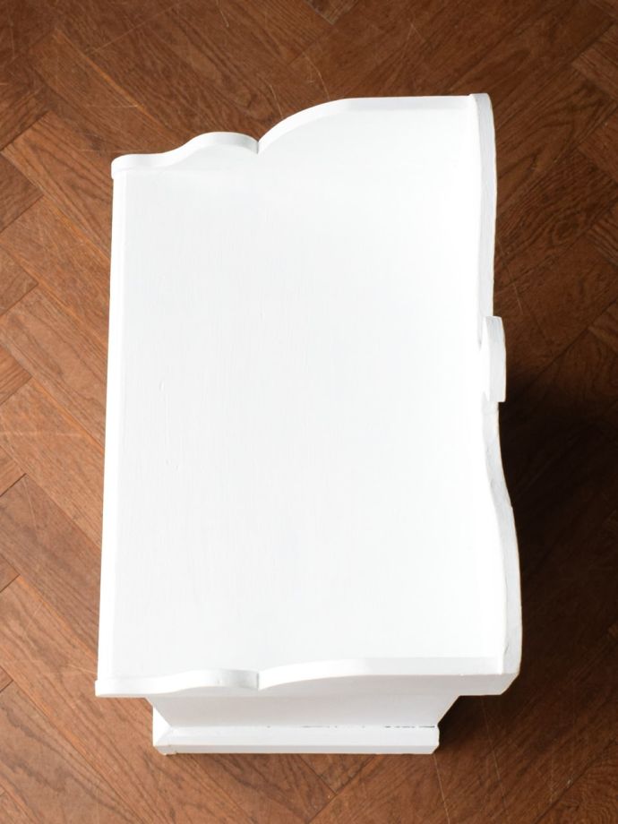 サイドチェストの天板