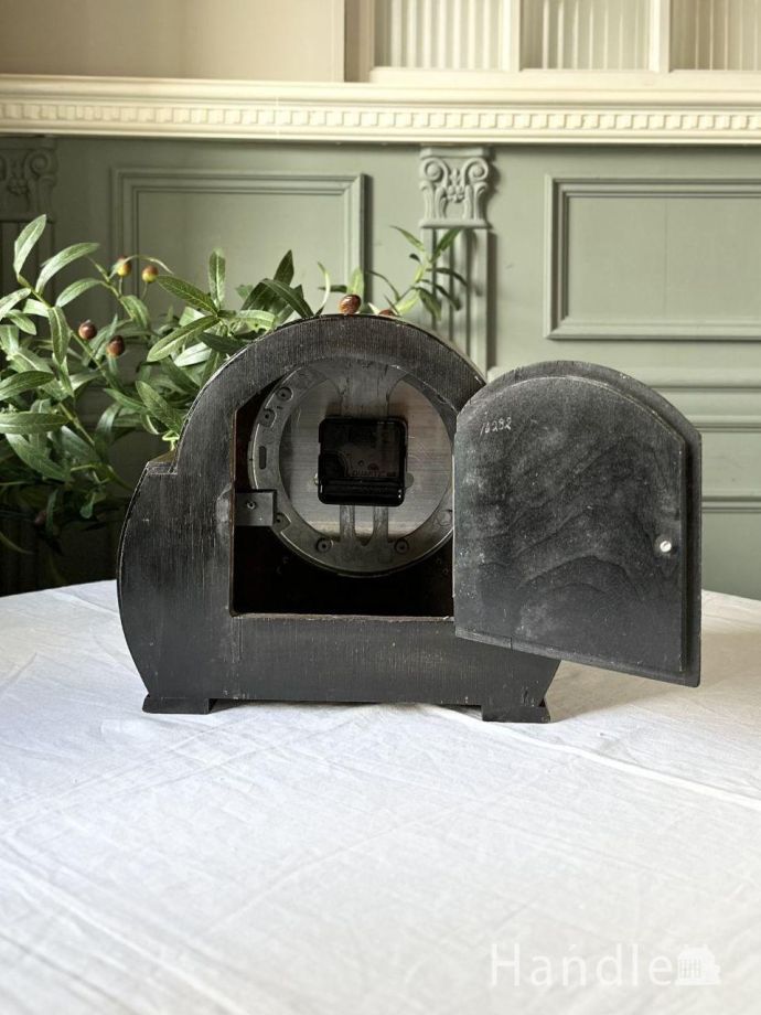 アンティーク時計の裏側