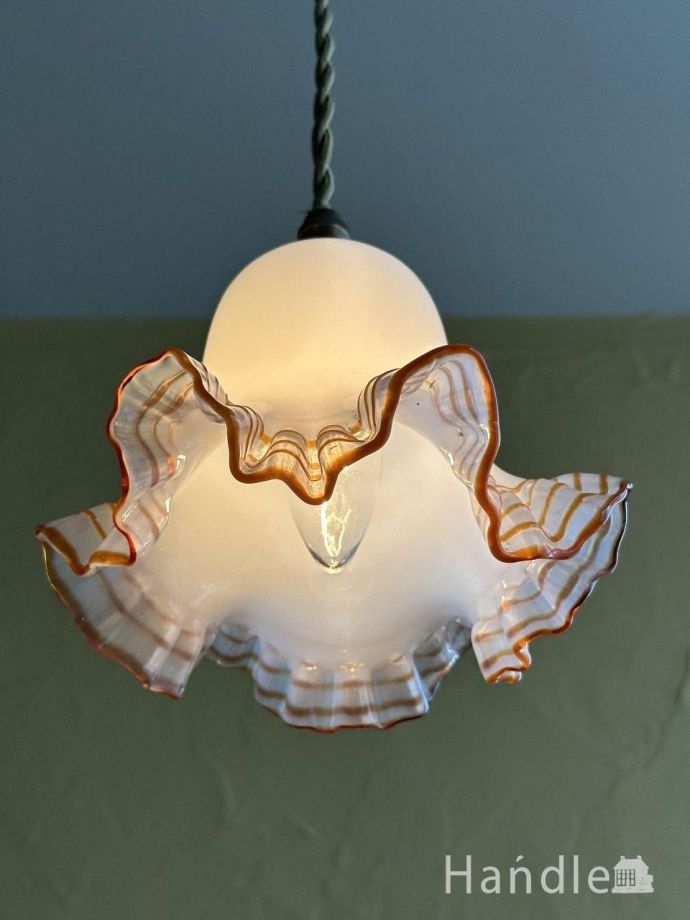 アンティーク照明の美しい灯り