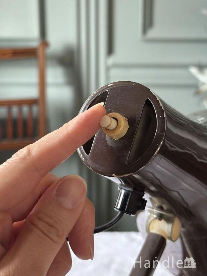 デスクランプのスイッチ