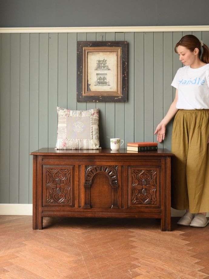 アンティークのブランケットボックス