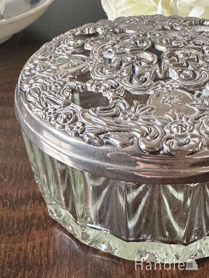 アンティークガラスのフタ付きケース