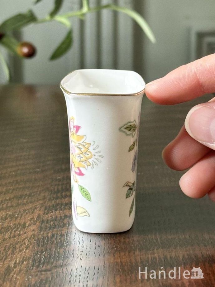 陶磁器のフラワーベース