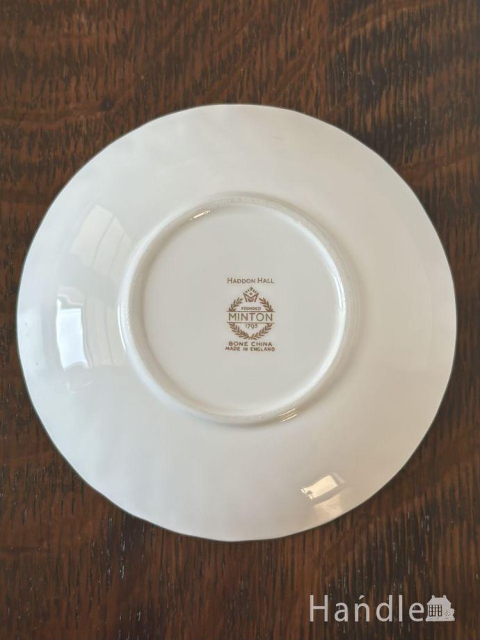 プレートの後ろ