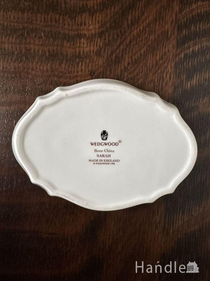 プレートの後ろ