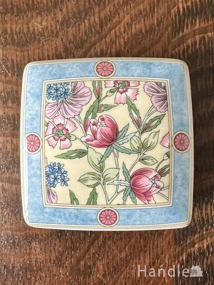 アンティークの小物入れ