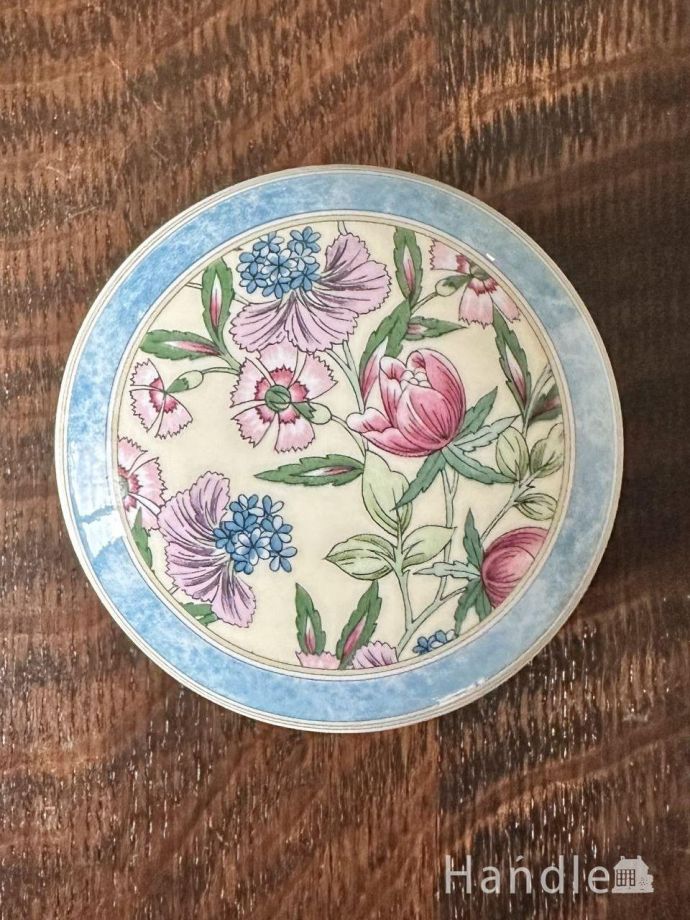 アンティークの小物入れ