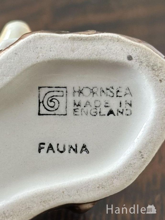 フラワーベースのバックスタンプ