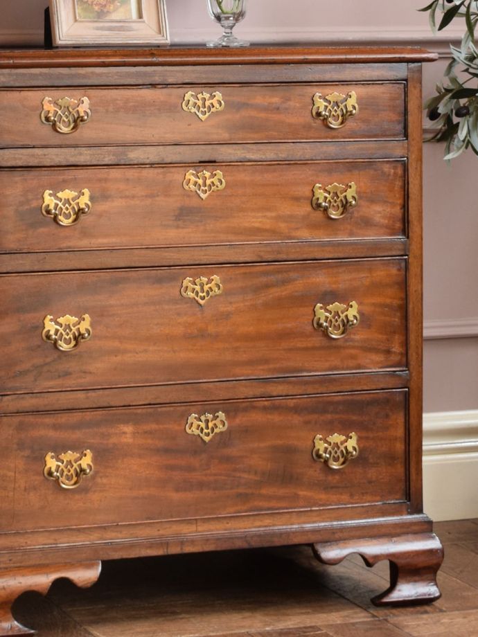 アンティークチェストの美しい木目