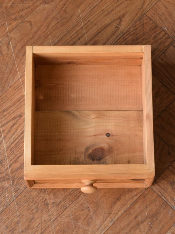 サイドキャビネットの引き出し