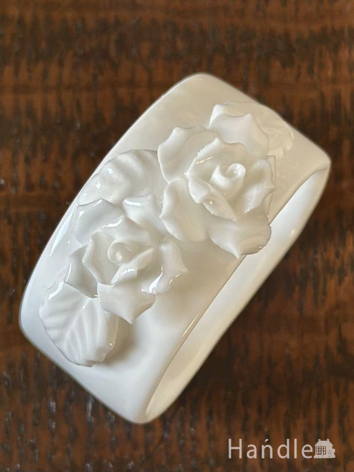 食卓を華やかにするナプキンリング