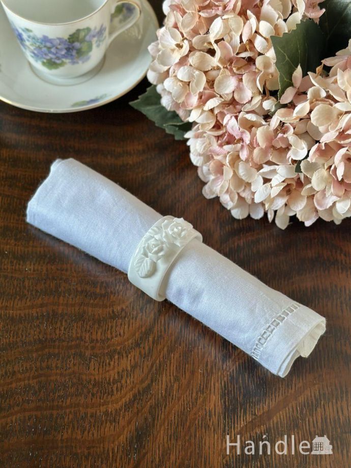 陶器で出来たナプキンリング