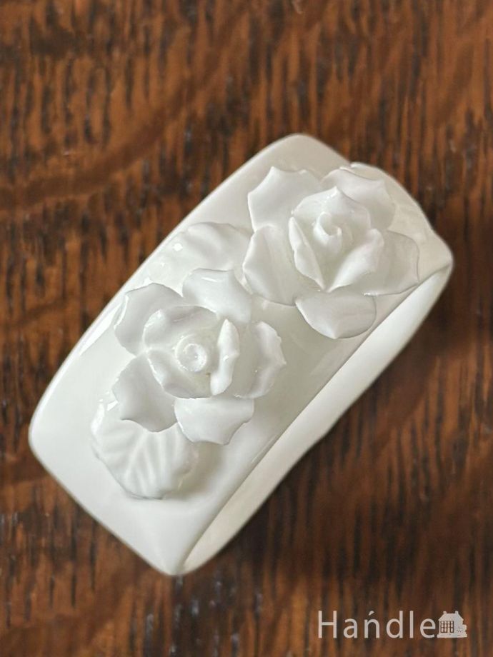 食卓を華やかにするナプキンリング