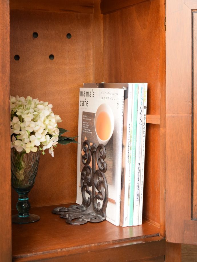 収納たっぷりのキャビネット