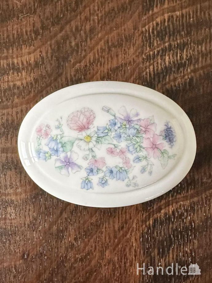 アンティークの小物入れ