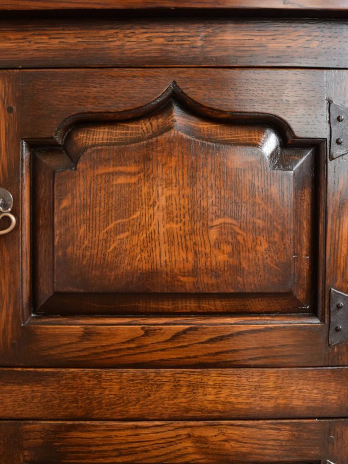 アンティーク家具の装飾