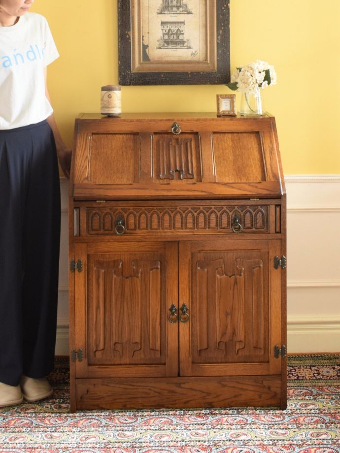 英国アンティークのビューロー