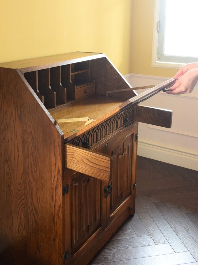 ビューローの扉を倒すと