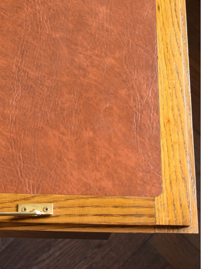 アンティークビューローのデスク