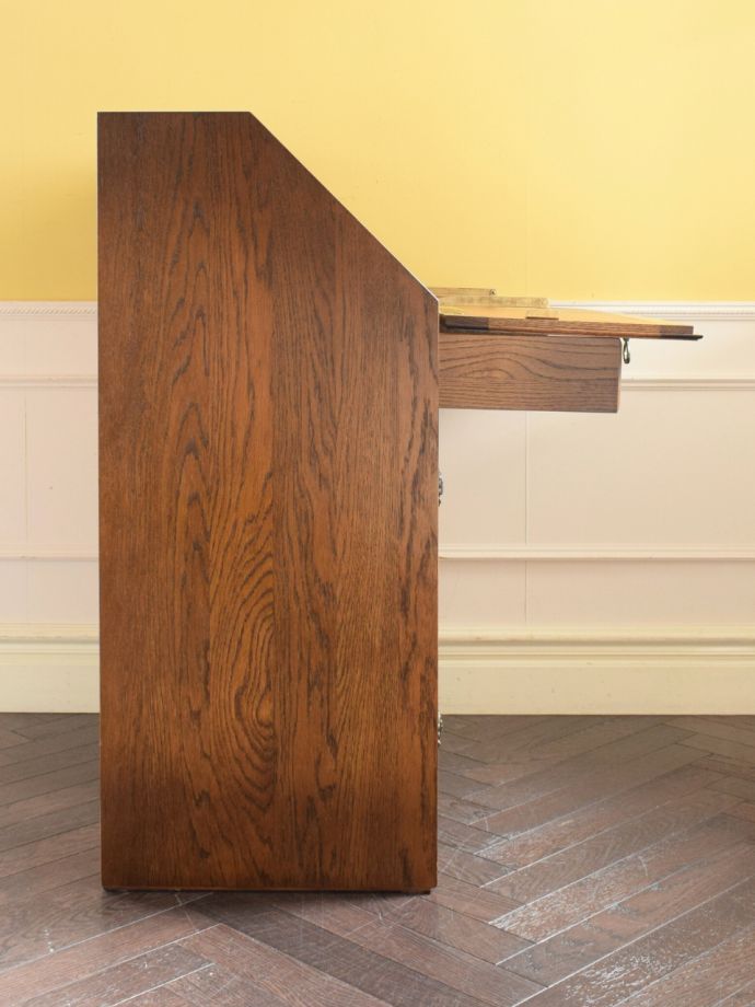 ビューローの側面