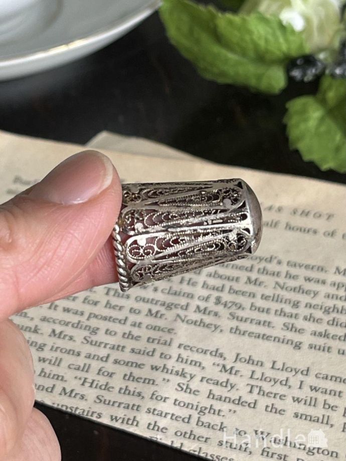 英国アンティークのおしゃれなシンブル